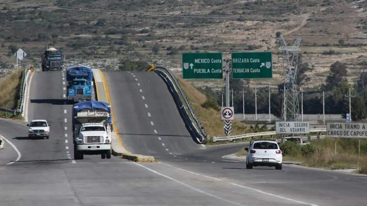 Triángulo rojo, del huachicol al robo a transportistas